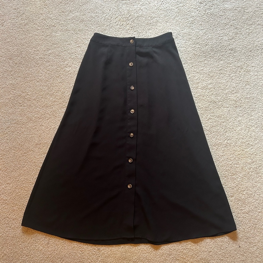 LIKE NEW!! LAUREN CONRAD Black Button Down Midi-Skirt!!